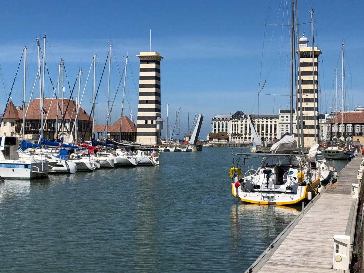 Cote Plage - Magnifique Appartement De Charme A Trouville Sur Mer - Linge - Lit Fait - Parking - Wifi - Classe Par L'Office Du Tourisme 外观 照片