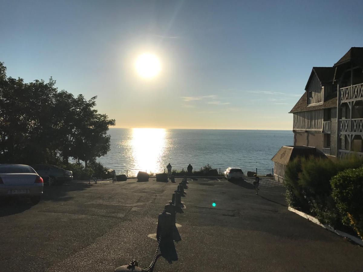 Cote Plage - Magnifique Appartement De Charme A Trouville Sur Mer - Linge - Lit Fait - Parking - Wifi - Classe Par L'Office Du Tourisme 外观 照片